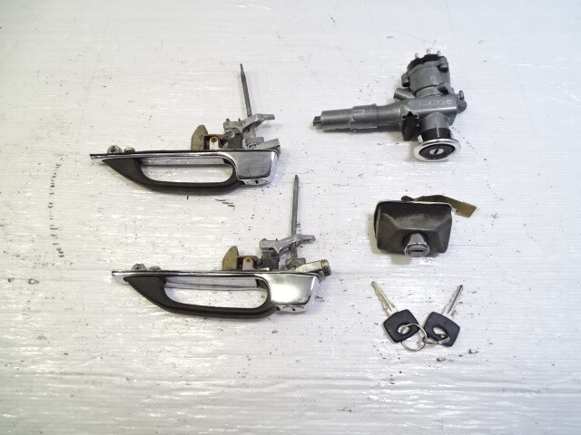 79 Mercedes W123 300CD ignition switch, with key, door handles, trunk lock