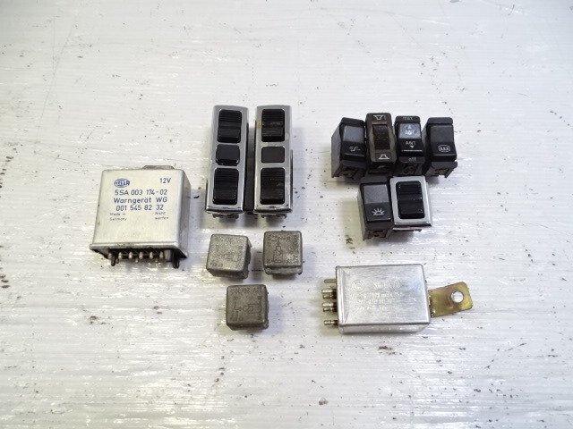 79 Mercedes W123 300CD switches and relays 0008207010 0008205910 0015422219