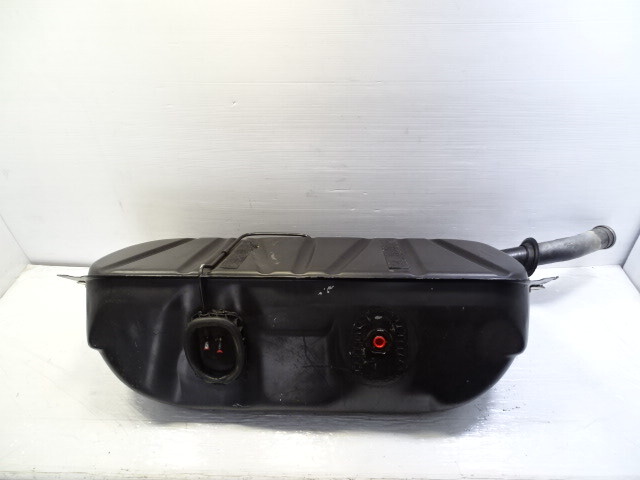 79 Mercedes W123 300CD gas fuel tank Coupe