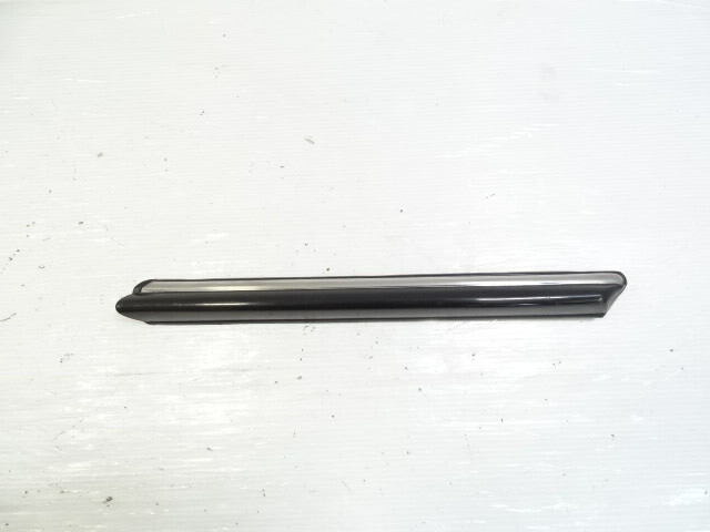 Mercedes R107 380SL trim, exterior, fender moulding, right