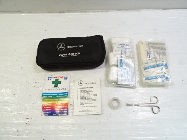 Mercedes R171 SLK280 first aid, q4860026