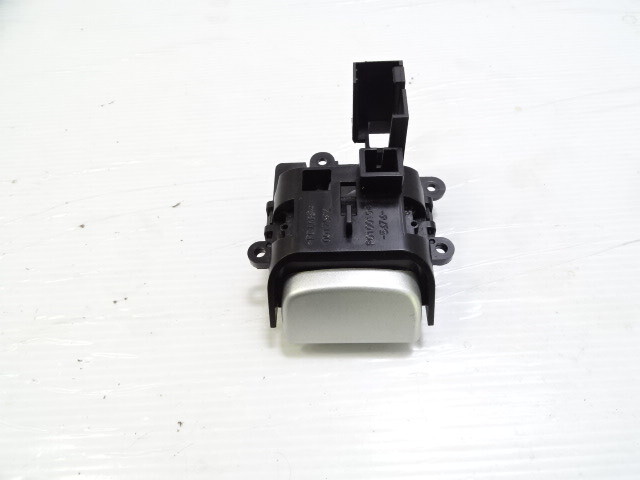 Mercedes R171 SLK280 latch, center console armrest release button