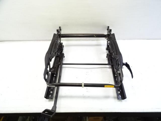 Mercedes R171 SLK280 seat track, left, 1719101336
