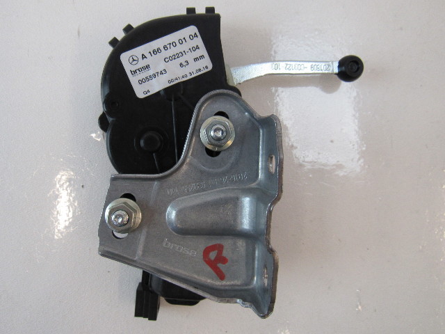 Mercedes X166 GLS63 GLS450 window motor and regulator, quarter, right 1666700104