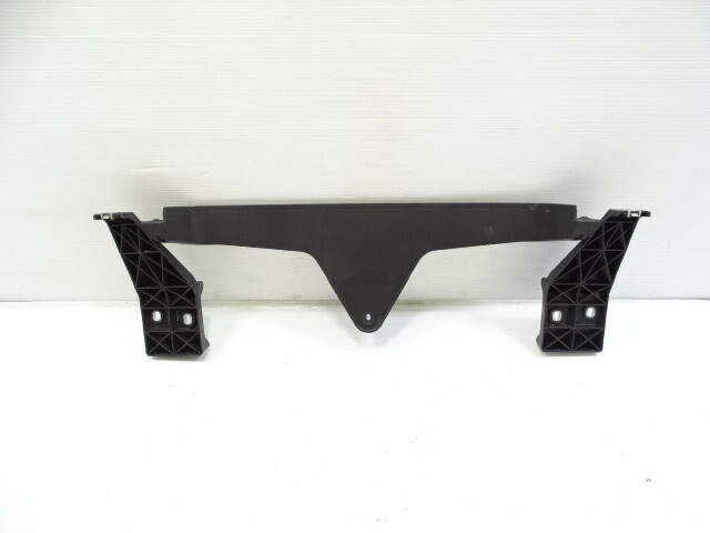 Mercedes X166 GL450 trim, rear bumper center mount support, 1668852622