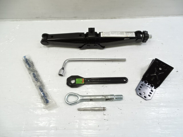 Mercedes X166 GL450 tire jack, w/tools, 1645800218