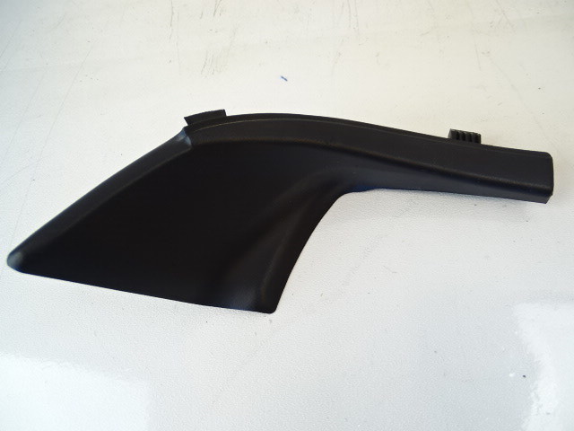 Lexus GX460 trim, fender seal, right front 53866-60090