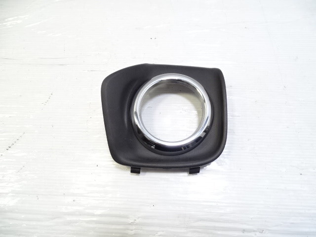 Lexus GX460 fog light trim bezel front bumper left, 52040-60030