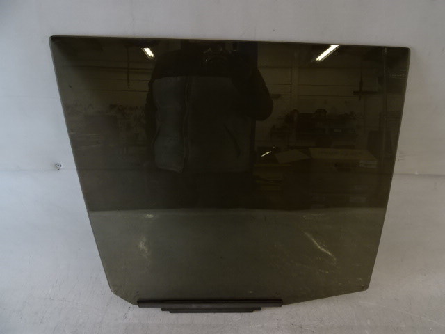 Lexus LX470 glass, door, right rear 68113-60270
