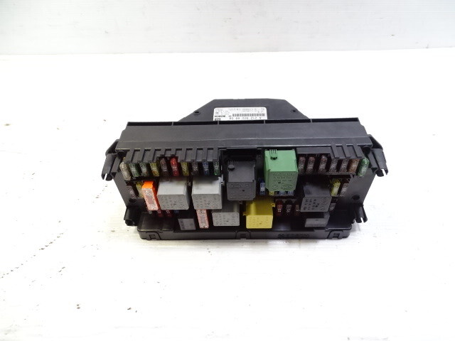 Mercedes R172 SLK350 SLK250 fuse box, front 2129009908