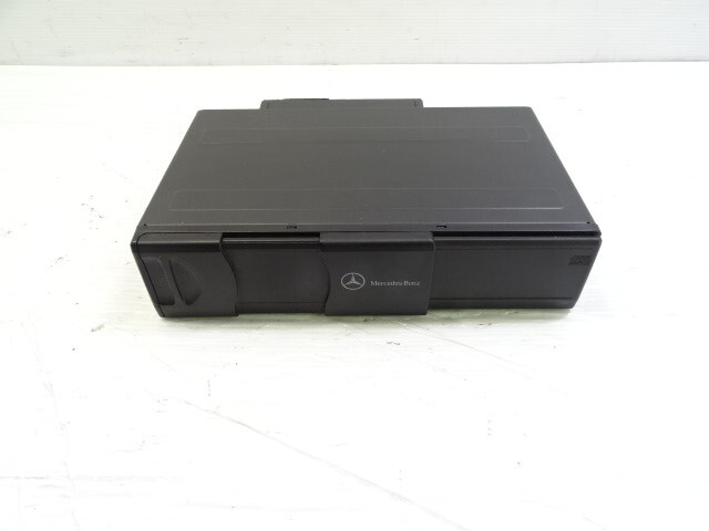 Mercedes W209 CLK55 cd changer, 2208274642