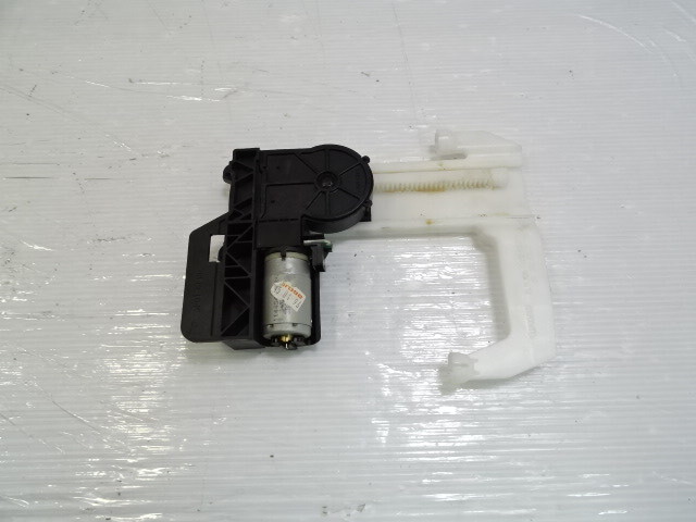 Mercedes W209 CLK55 motor headrest, left or right, front, 2039700126