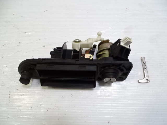 Mercedes R230 SL55 SL500 trunk lid lock and handle, w/ key