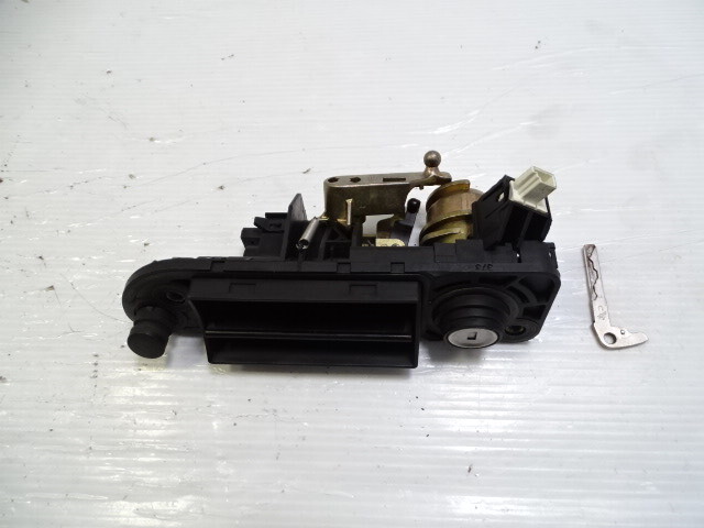 Mercedes R230 SL55 SL500 trunk lid lock and handle, w/ key