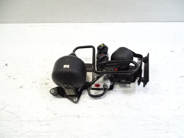 Mercedes R230 SL55 SL500 valve block, ABC suspension, rear 2203200358