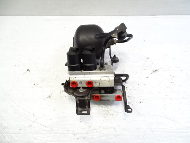 Mercedes R230 SL55 SL500 valve block, ABC suspension, front 2203200358