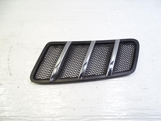 Mercedes X166 GL450 trim, hood vent grill, left 1668800105