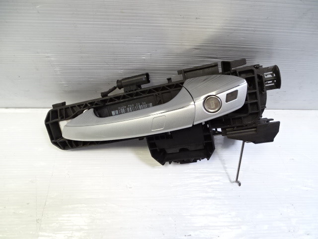 Mercedes X166 GL450 door handle, exterior, left front, keyless, 2047602334 irridium silver 775U