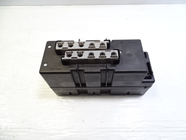 Mercedes R230 SL550 vacuum pump, central locking, 2308000548