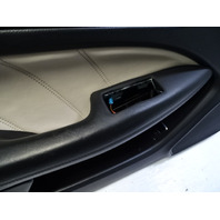 12 Mercedes W204 C63 door panel, left wood/ivory, AMG coupe