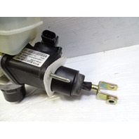 06 Mercedes R230 SL500 brake booster and master cylinder, 0004300112