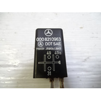 84 Mercedes R107 380SL relay, flasher 0008210963