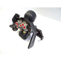 08 Mercedes R230 SL550 valve block, ABC suspension, front 2213200258