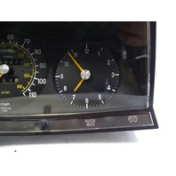 79 Mercedes W123 300CD instrument cluster, speedometer 87001050