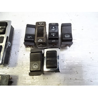 79 Mercedes W123 300CD switches and relays 0008207010 0008205910 0015422219