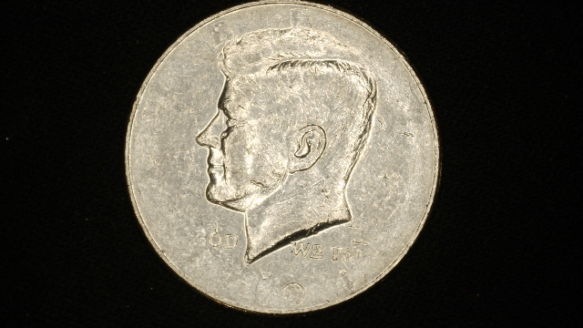 1994-D Kennedy Half Dollar 50c - Strike through grease error