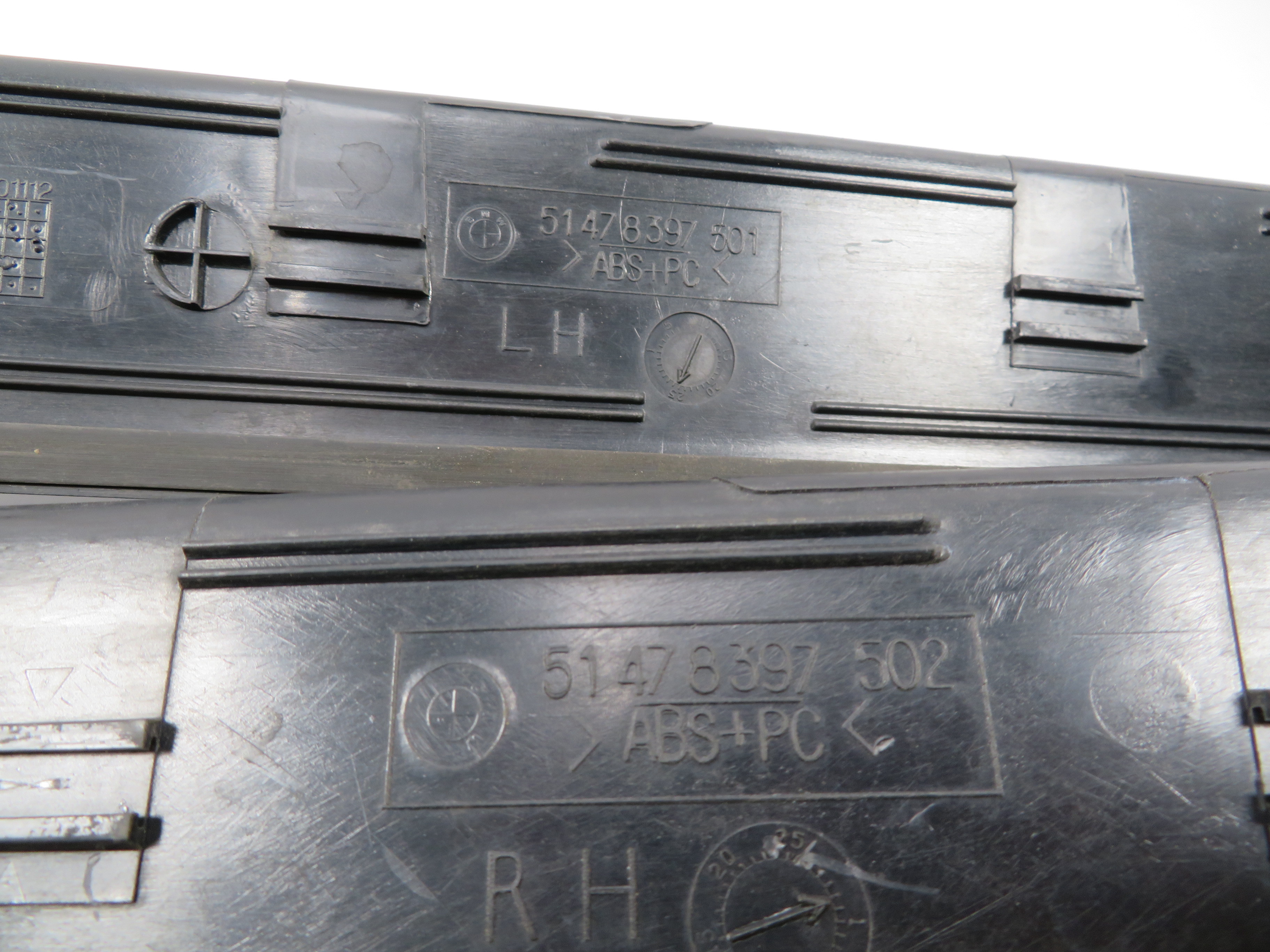 01 BMW Z3 2.5L E36 1128 Trim Pair, Door Sill "ROADSTER" Script