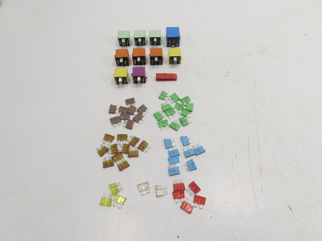 00 BMW Z3 E36 2.5L #1304 Fuse & Relay Set