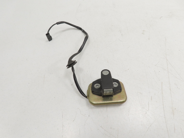 00 BMW Z3 E36 2.5L #1304 Lock Latch, Door Catch Striker 8399245