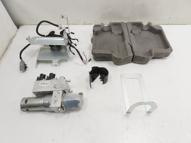16 Nissan 370Z Convertible #1305 Main Pump, Convertible Soft Top Hydraulic w/ Bracket