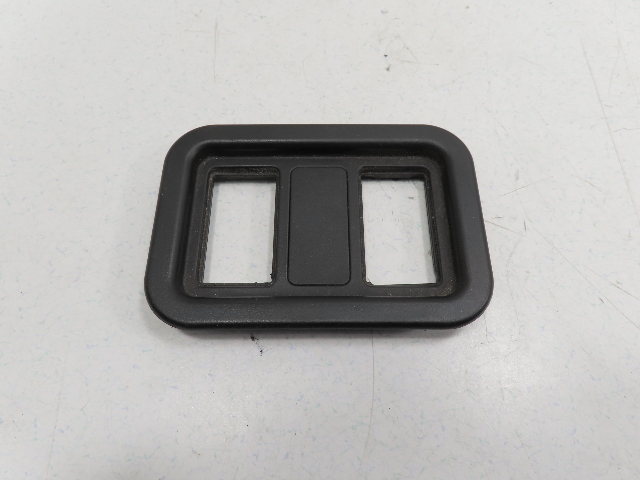 99 BMW Z3 E36 2.8L #1307 Trim, Switch Cover, Center Console Rear 8398470