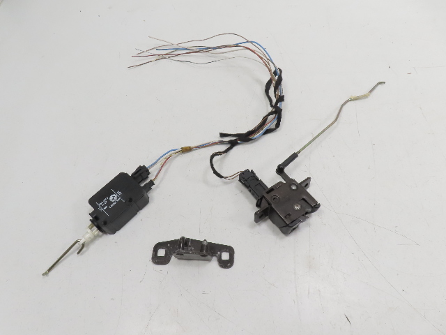 00 BMW Z3 E36 3.0L #1314 Actuator Lock Latch Set, Trunk Release Motor 67118361140