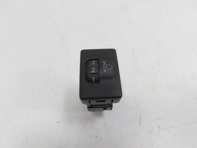 15 Toyota Tundra Crewmax #1318 switch, dome light Lamp Door On Off 84152-0E021