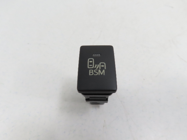 15 Toyota Tundra Crewmax #1318 switch control blind spot monitor bsm 84470-0R011