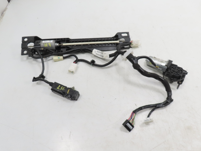 15 Toyota Tundra Crewmax #1318 motor set w/ wiring, power seat track left front
