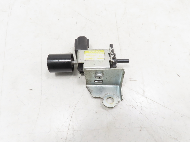 15 Toyota Tundra Crewmax #1318 Vacuum Pump Switch Valve OEM 25860-0S010