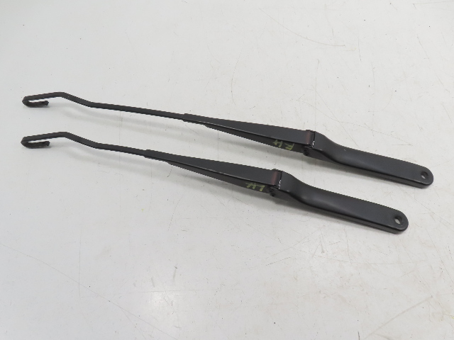 00 BMW Z3 E36 3.0L #1319 Wiper Arm Pair Windshield 61608389550  61608389549