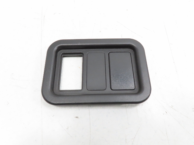 00 BMW Z3 E36 3.0L #1319 Trim, Switch Cover, Center Console Rear 8398470