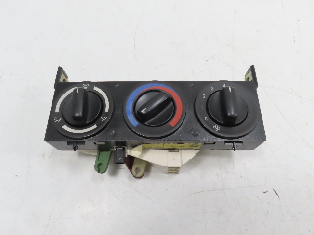 96 BMW Z3 E36 1.9L #1320 Climate Control, A/C Heater 8397702