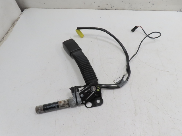 00 BMW Z3 E36 2.5L #1322 Seatbelt Tensioner Clip Buckle, Right 72118221014