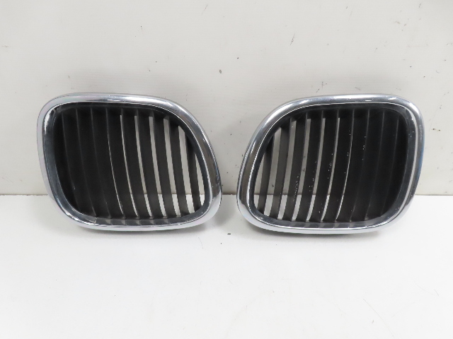 00 BMW Z3 E36 2.5L #1322 Grill Pair, Hood Kidney 51138397503 51138397504