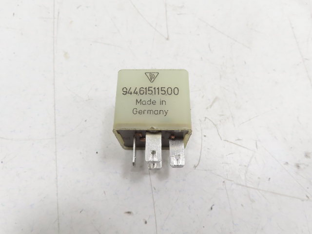 Porsche 944 Turbo 951 #1323 Relay, A/C AC Compressor 94461511500