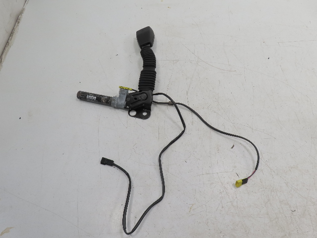 97 BMW Z3 E36 1.9L #1324 Seatbelt Tensioner Clip Buckle, Right 72118261652 96-97