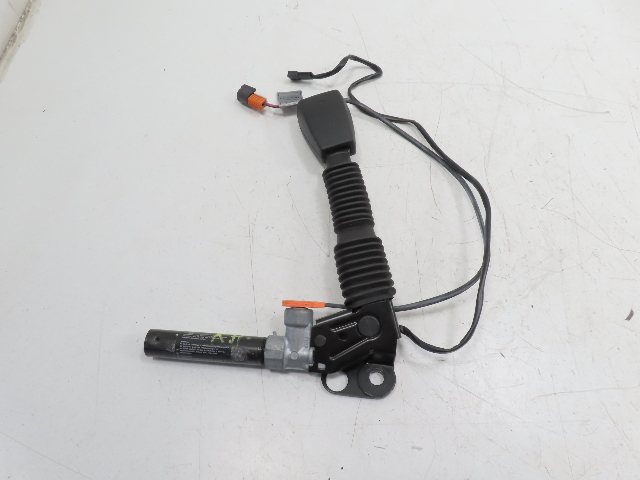 96 BMW Z3 E36 1.9L #1325 Seatbelt Tensioner Clip Buckle, Right 72118261652 96-98