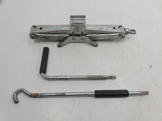 92 Lexus SC400 SC300 #1329 Car Jack, Scissor Lift w/ Lift Handle