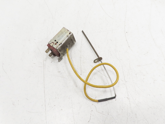 87 Porsche 928 S4 #1331 Sensor Temp Auto Temp Switch OEM 7090508109